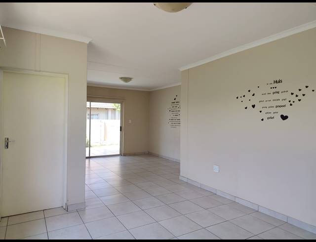 3 BEDROOM TOWNHOUSE FOR SALE IN WATERKLOOF AH